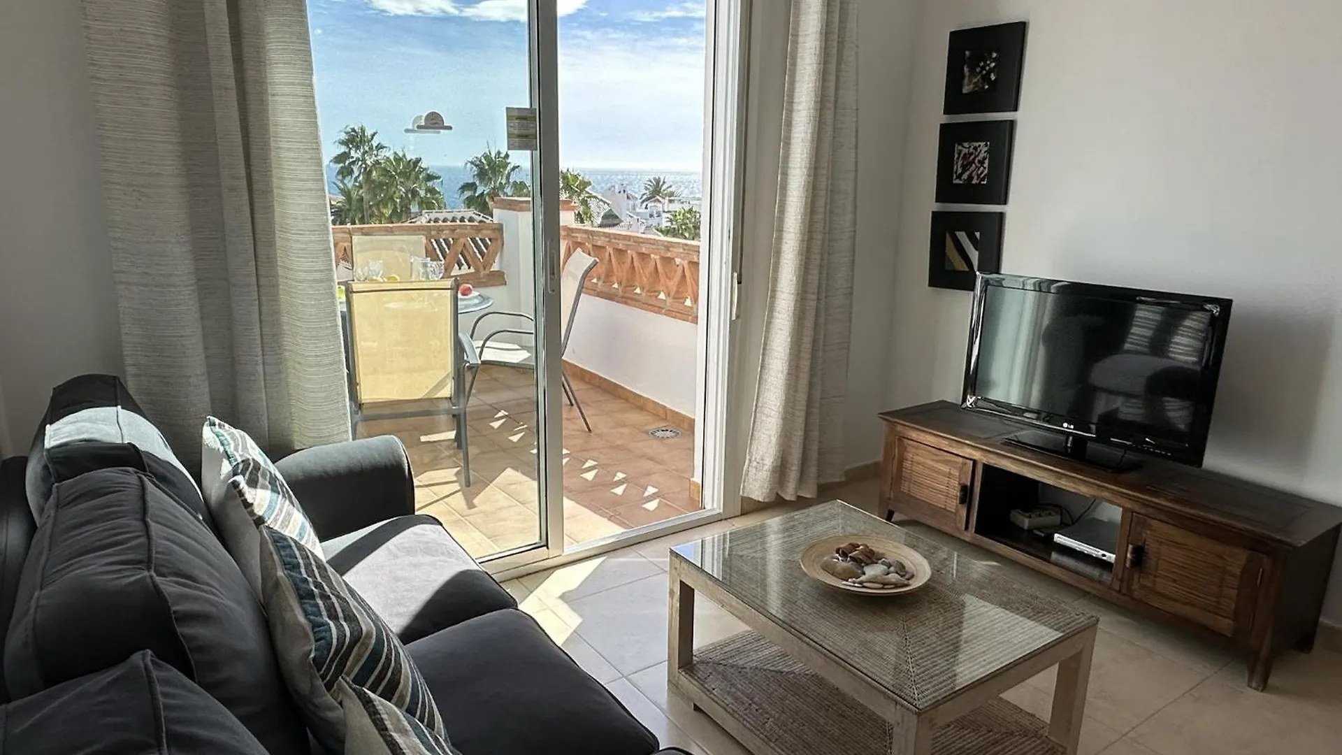Nerja Paradise Rentals - Apt Chimenea C1D